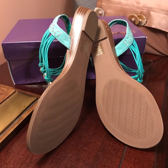 Steve Madden mint green sandals - Picture 3 of 4